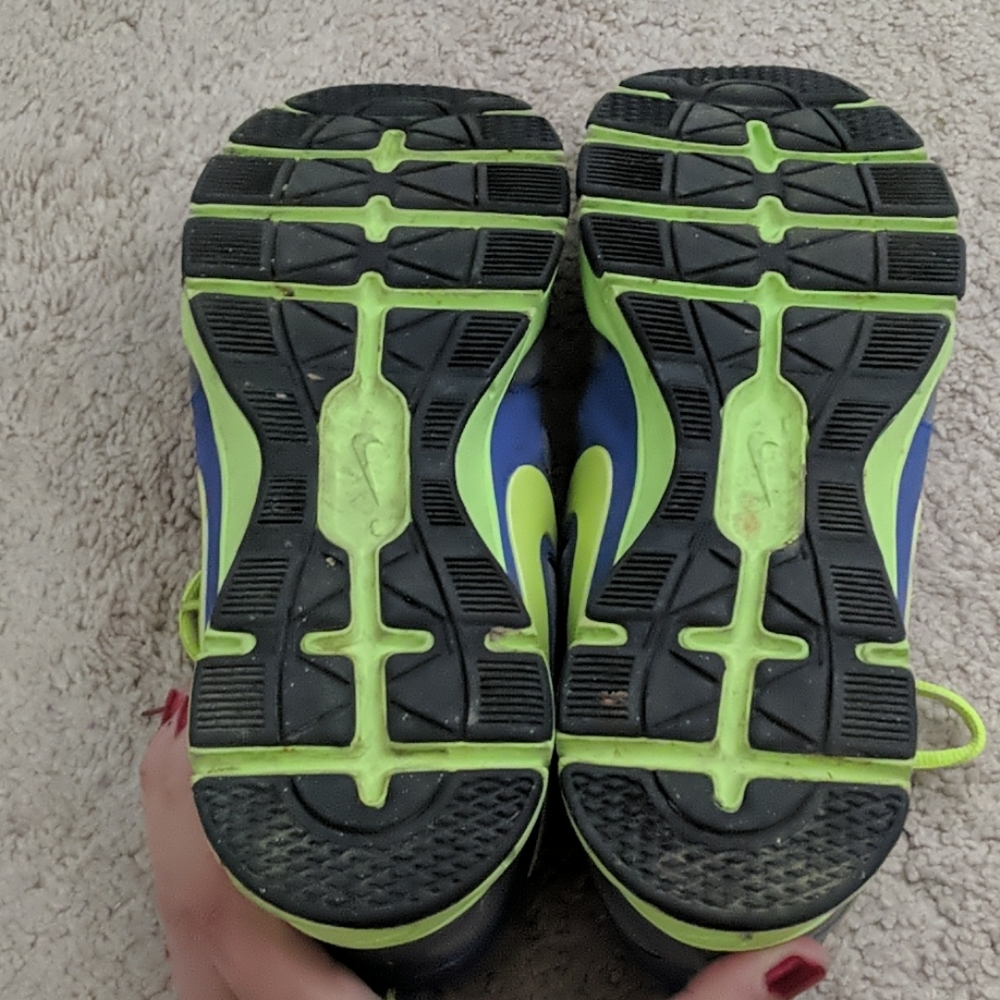 Nike Training Shoes - Picture 3 of 4